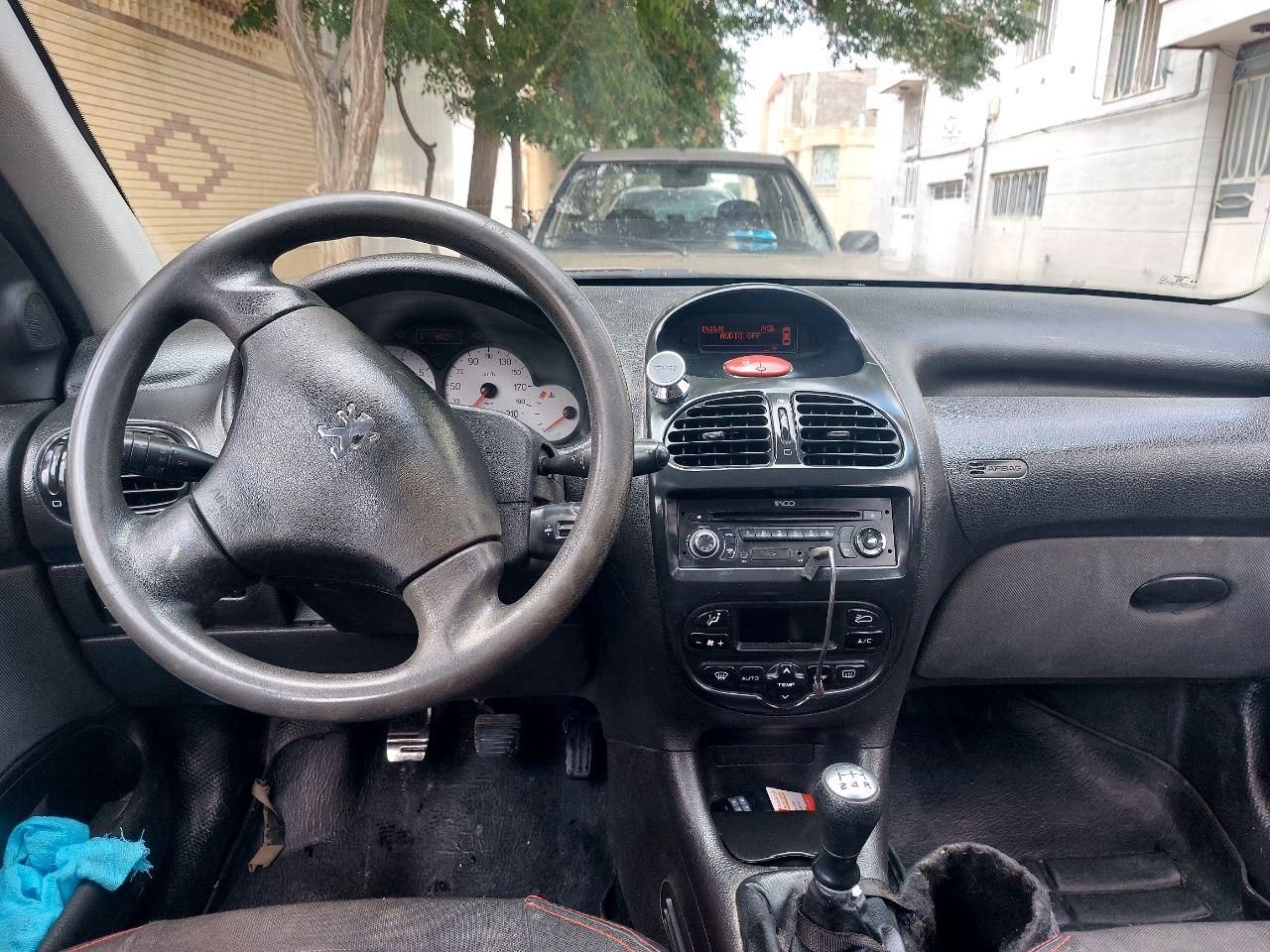 پژو ۲۰۶ صندوق دار v8 - 1394
