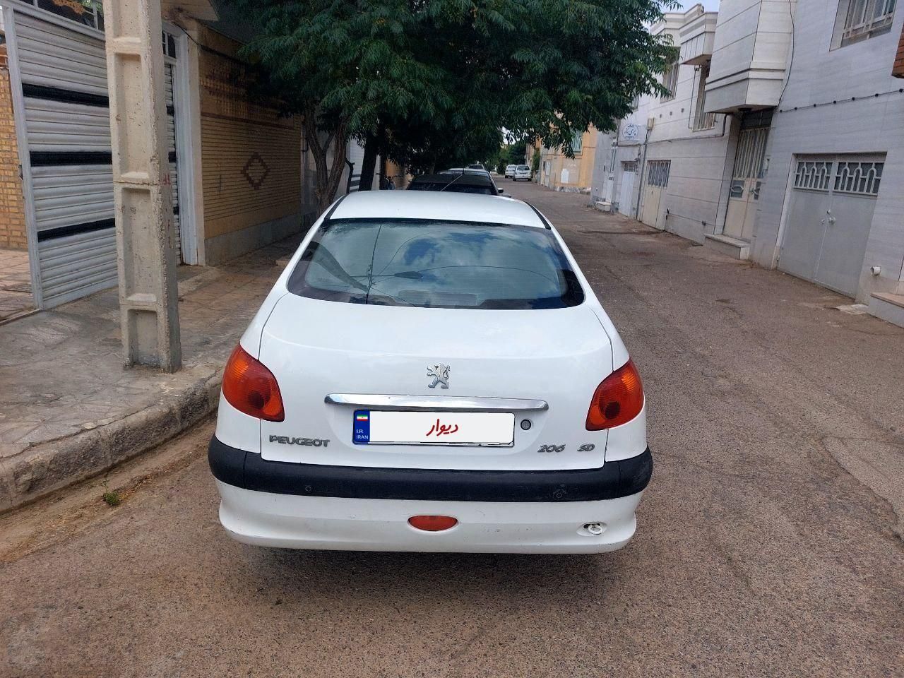 پژو ۲۰۶ صندوق دار v8 - 1394