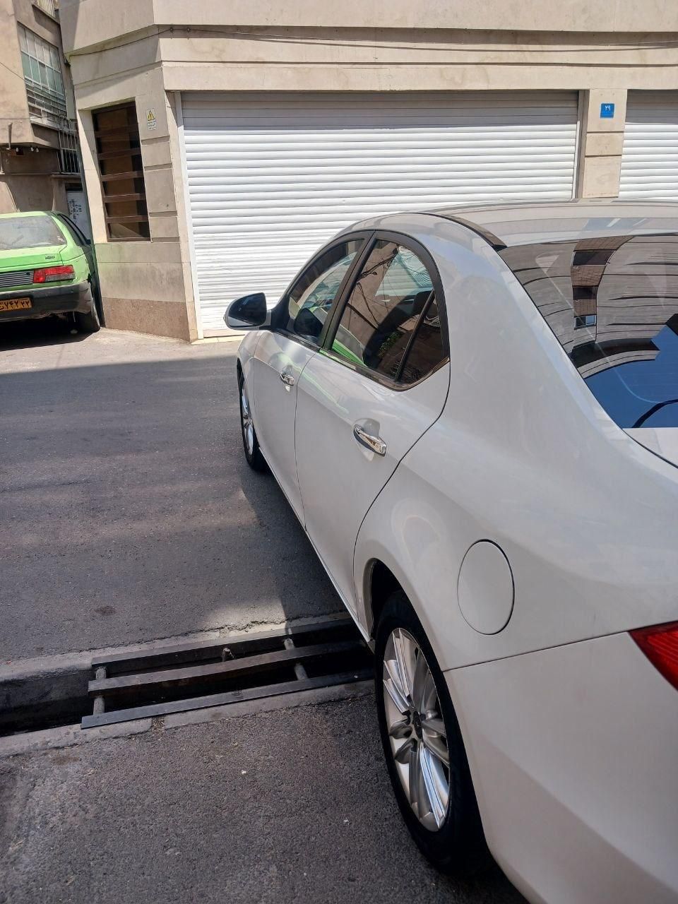 جک J5 اتوماتیک - 1394