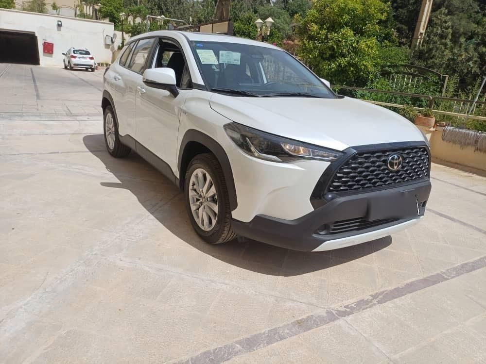 تویوتا کمری XLE - 2025