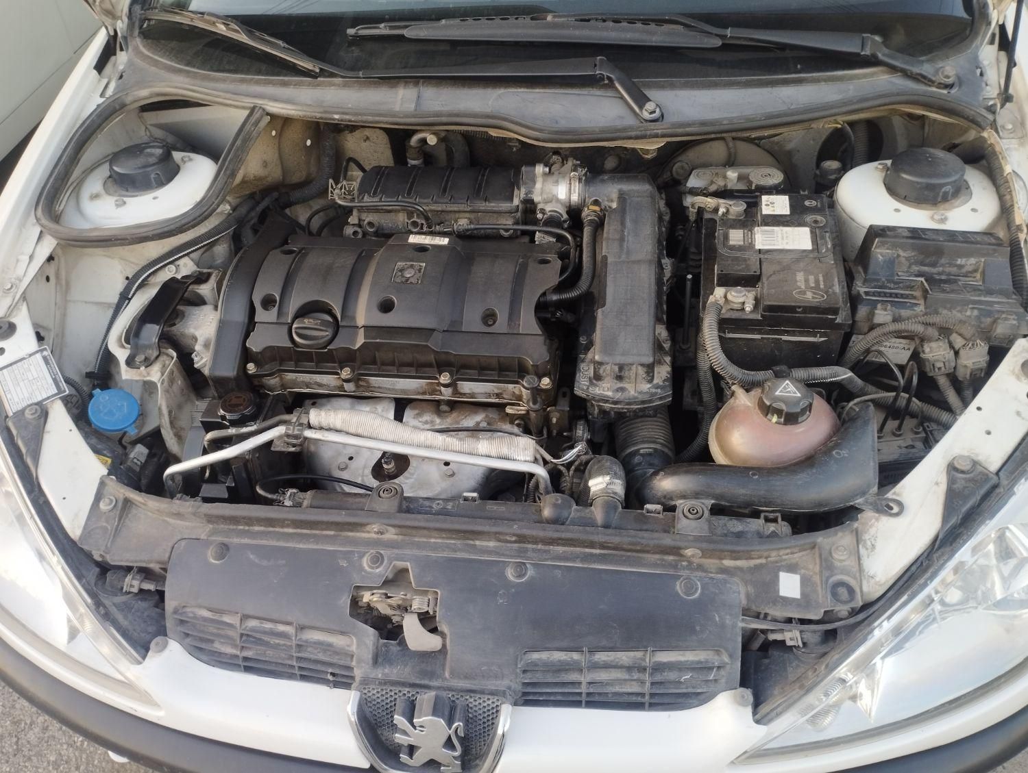 پژو ۲۰۶ صندوق دار v8 - 1395