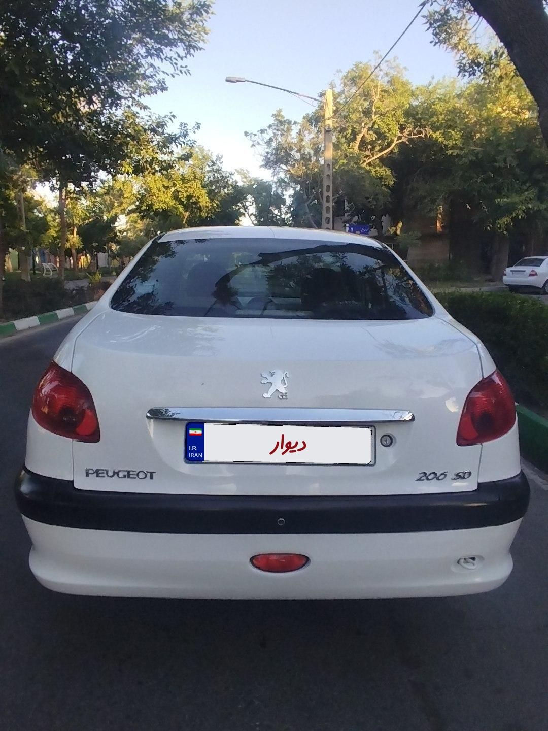 پژو ۲۰۶ صندوق دار v8 - 1397