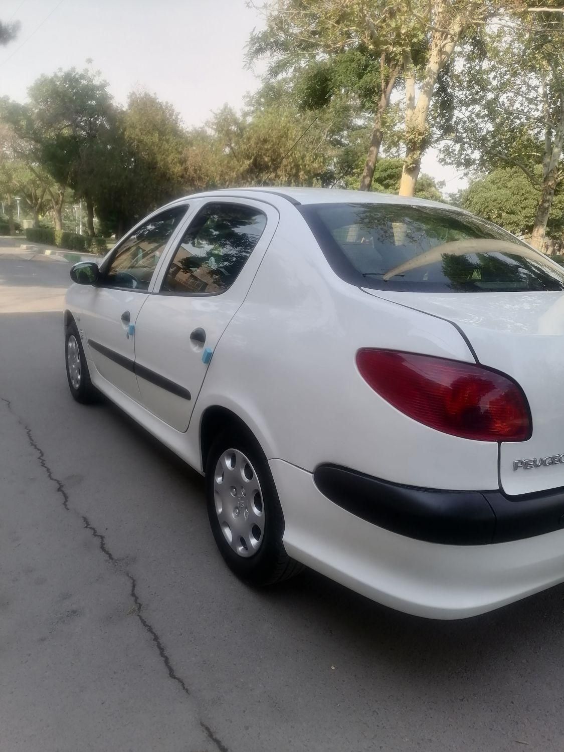 پژو ۲۰۶ صندوق دار v8 - 1395
