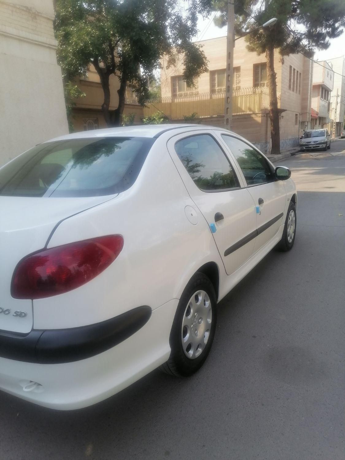 پژو ۲۰۶ صندوق دار v8 - 1395