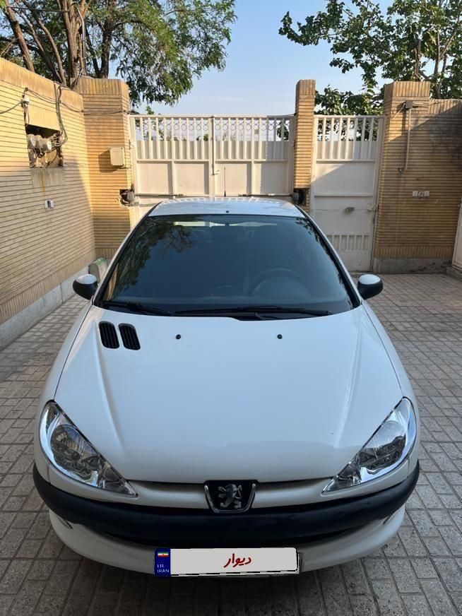پژو ۲۰۶ صندوق دار v8 - 1395