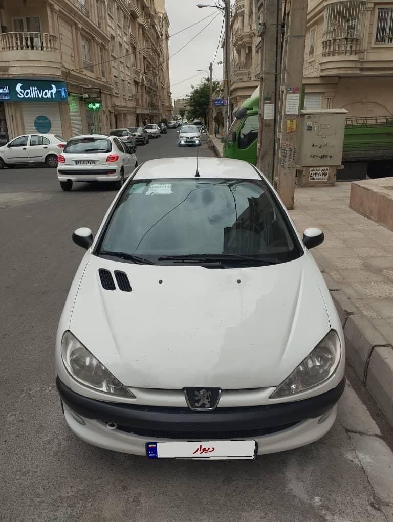 پژو ۲۰۶ صندوق دار v8 - 1396