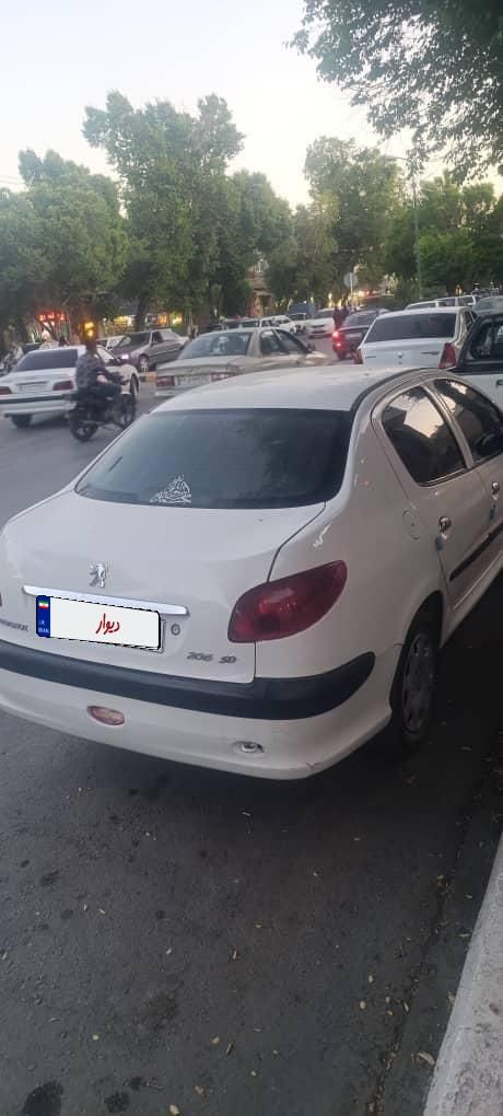 پژو ۲۰۶ صندوق دار v8 - 1390