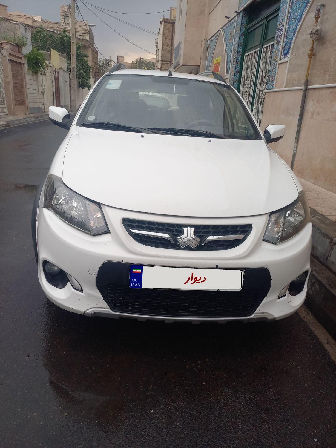 خودرو کوییک، معمولی آگهی ann_18656036