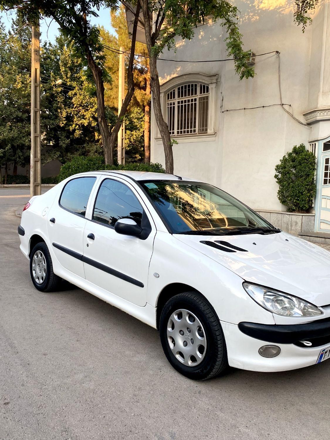 پژو ۲۰۶ صندوق دار v8 - 1394