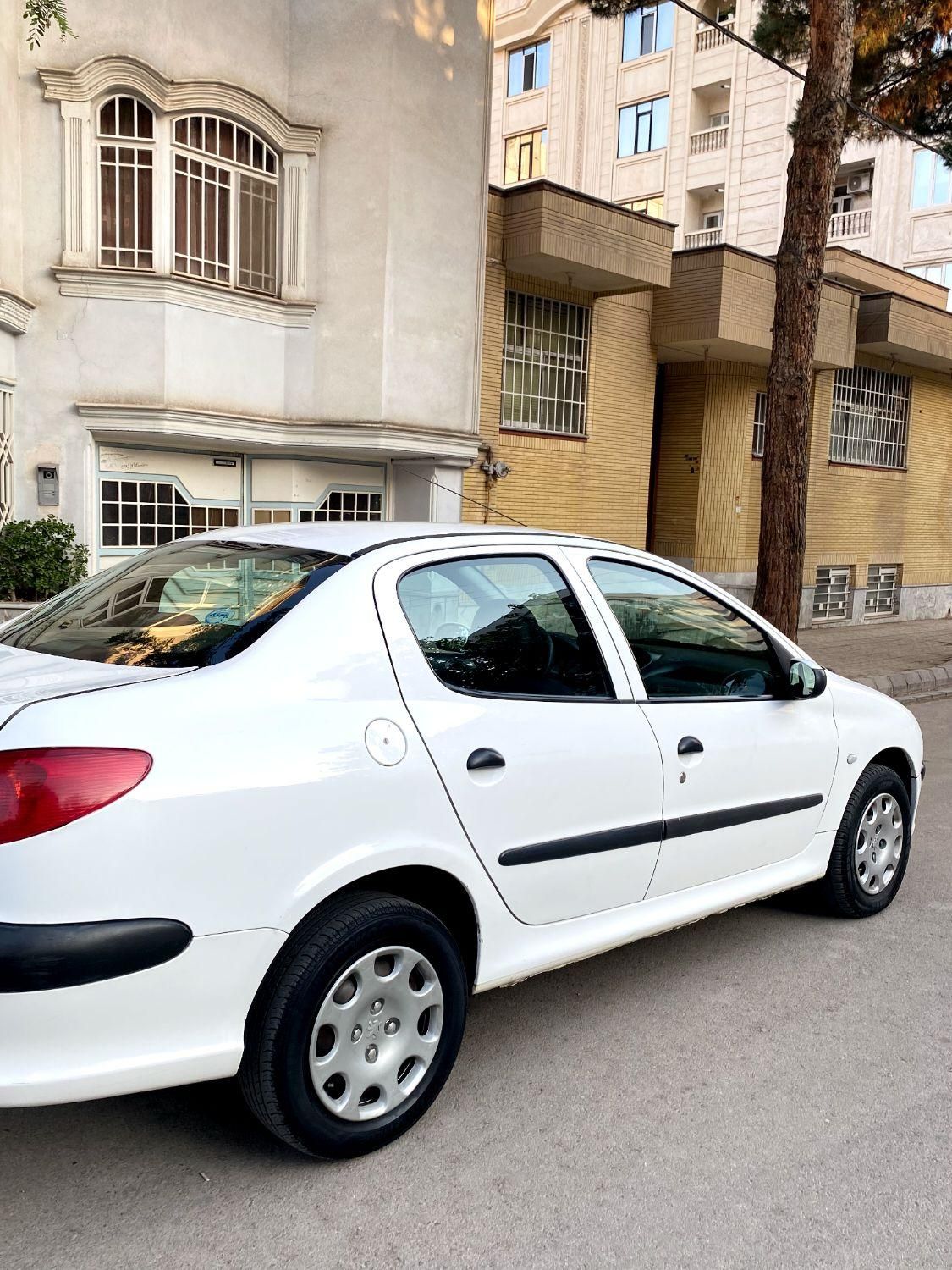 پژو ۲۰۶ صندوق دار v8 - 1394