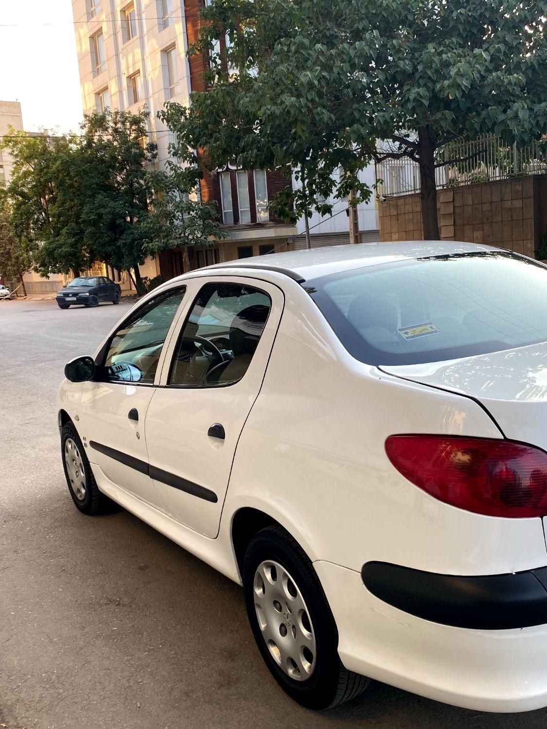 پژو ۲۰۶ صندوق دار v8 - 1394