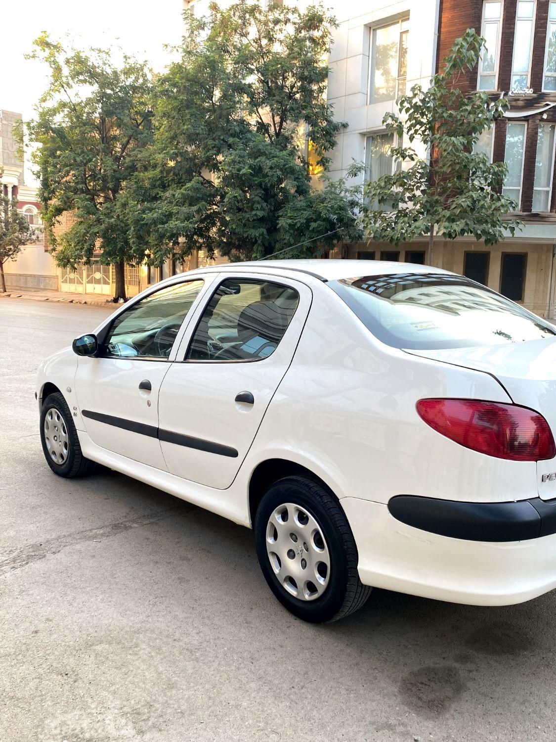 پژو ۲۰۶ صندوق دار v8 - 1394