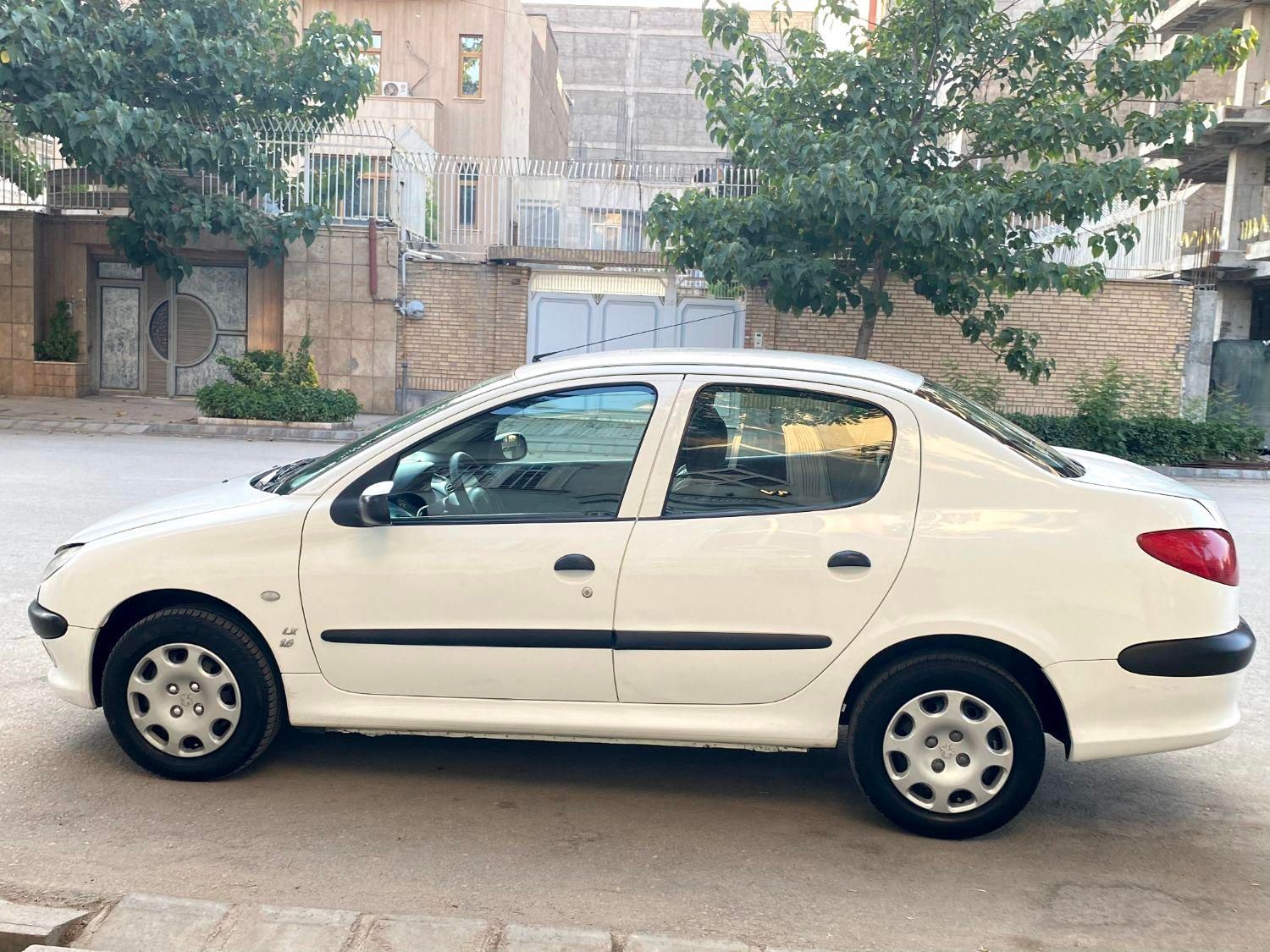 پژو ۲۰۶ صندوق دار v8 - 1394