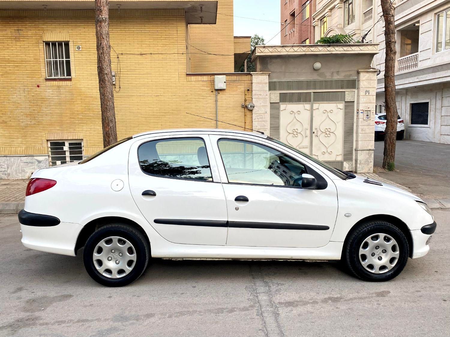 پژو ۲۰۶ صندوق دار v8 - 1394