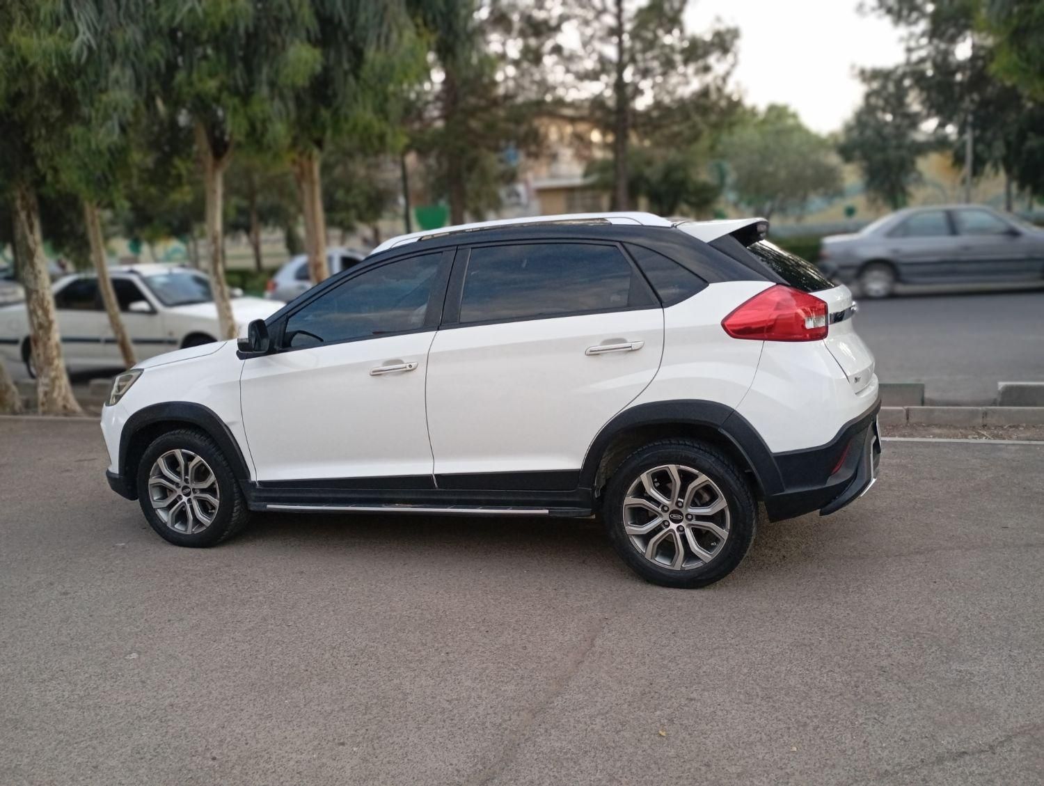 خودرو ام وی ام، X22 آگهی ann_18658092