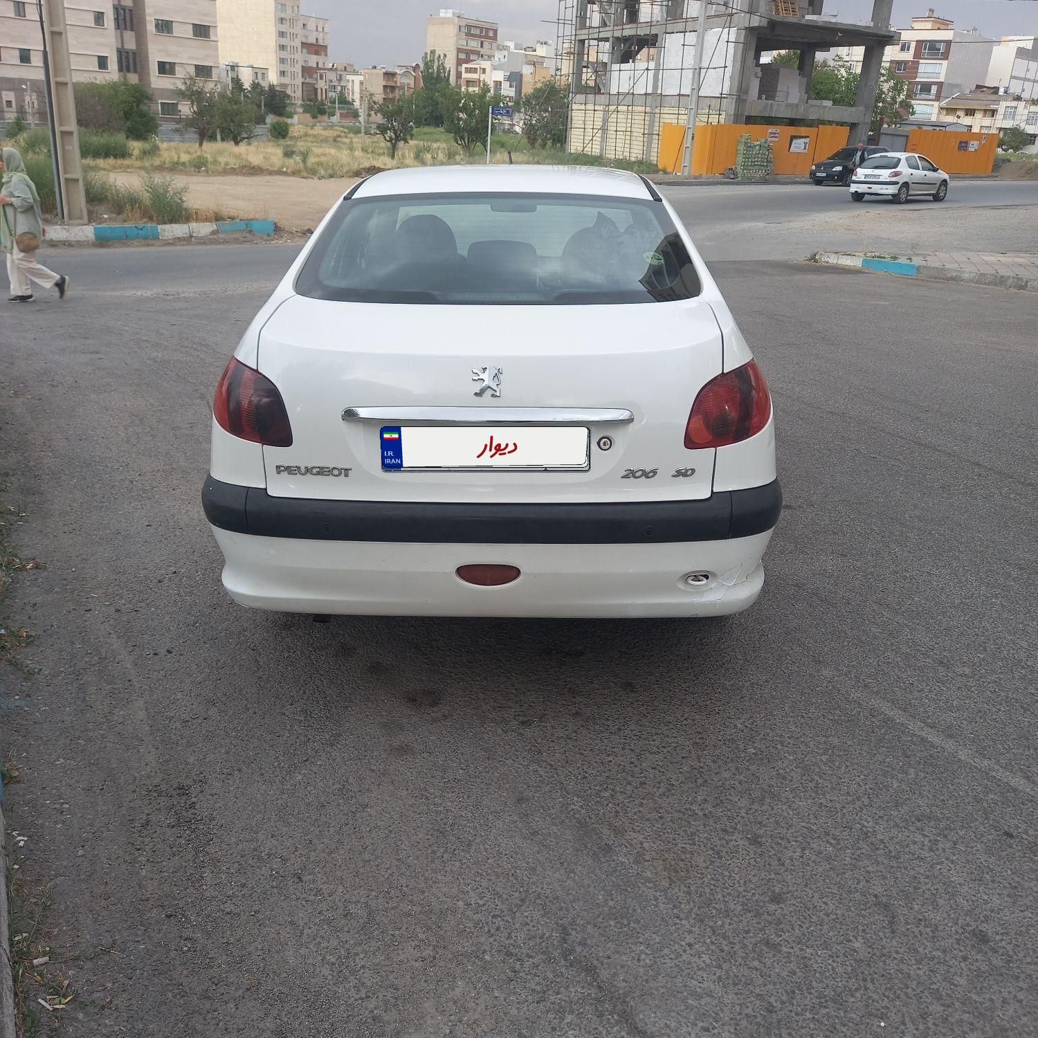 پژو ۲۰۶ صندوق دار v8 - 1393