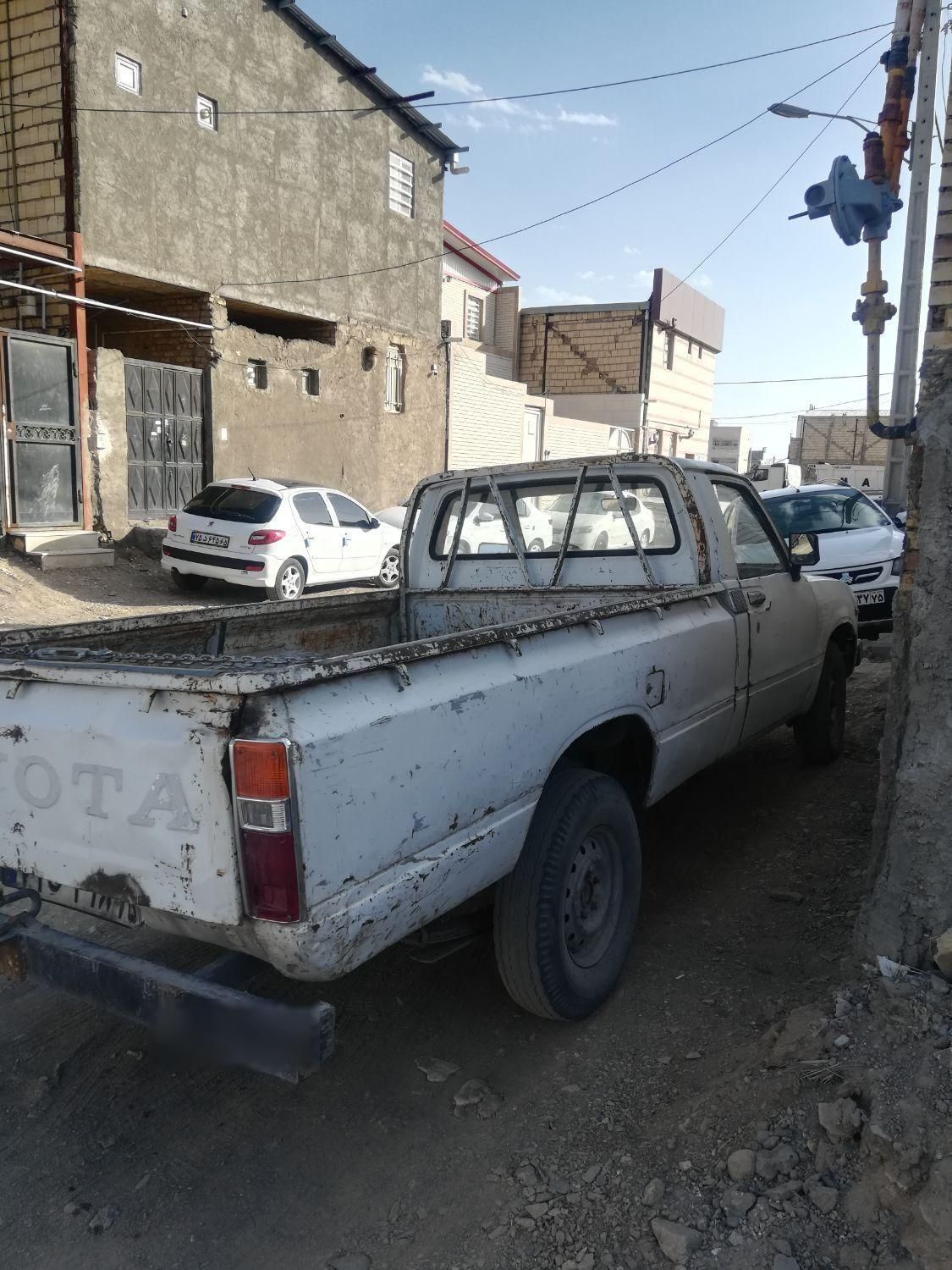 تویوتا کمری XLE - 1402