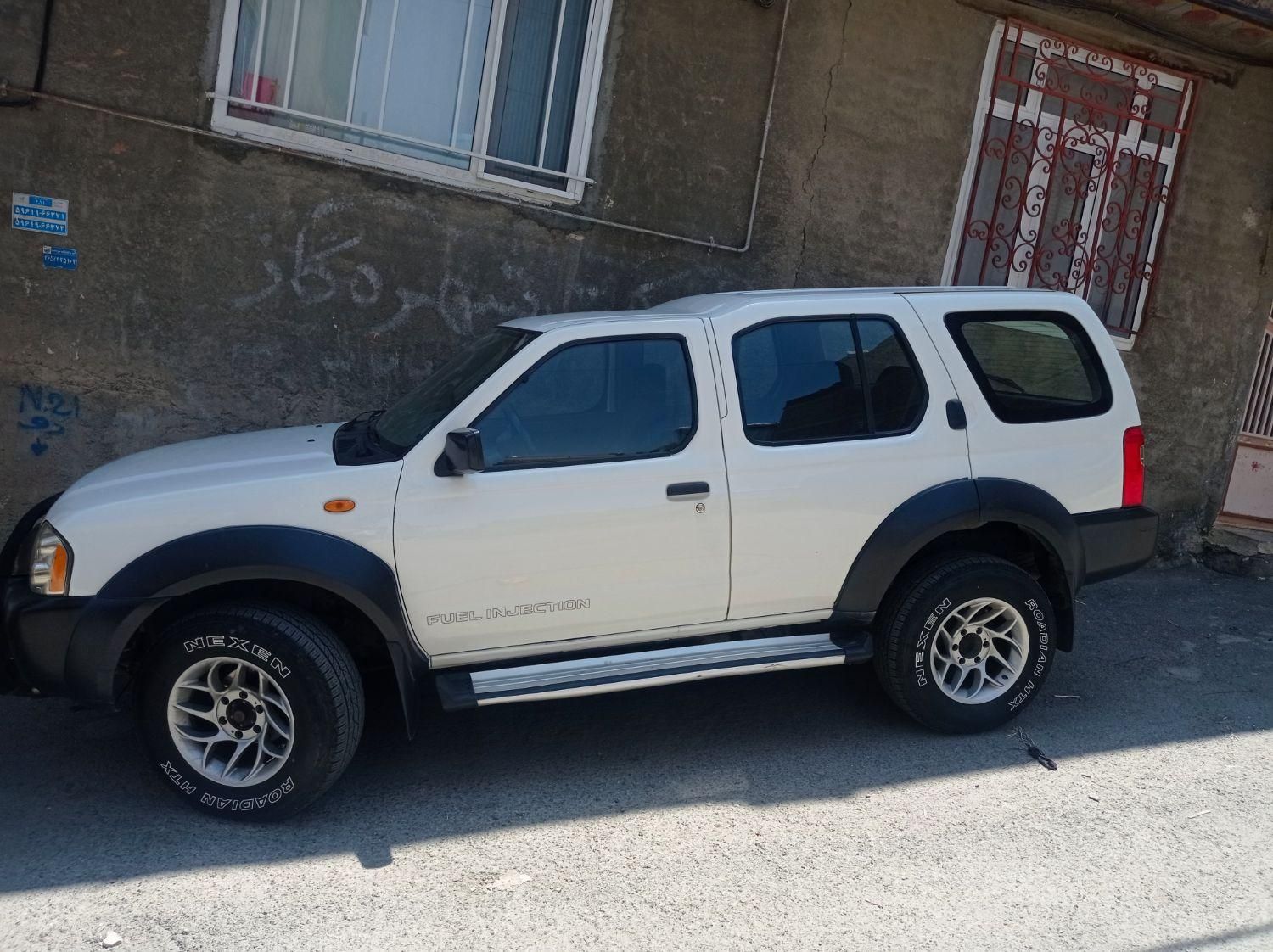 نیسان رونیز دنده‌ای - 1386