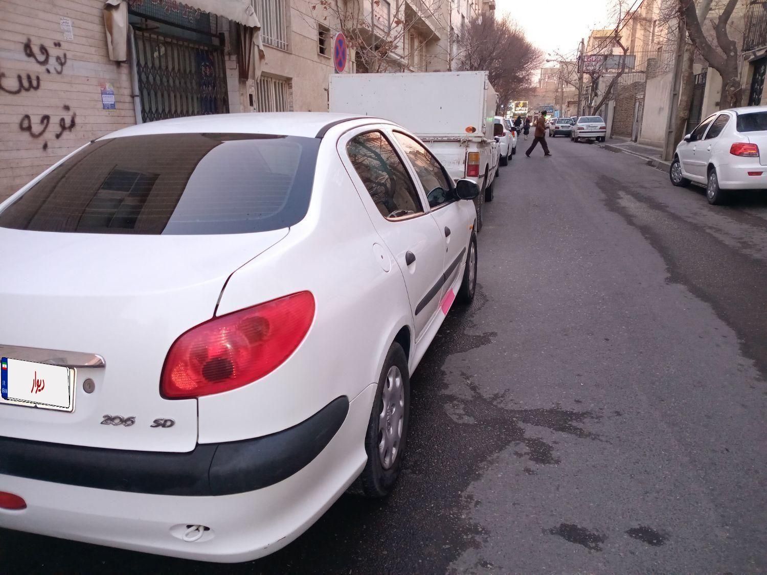 پژو ۲۰۶ صندوق دار v8 - 1395