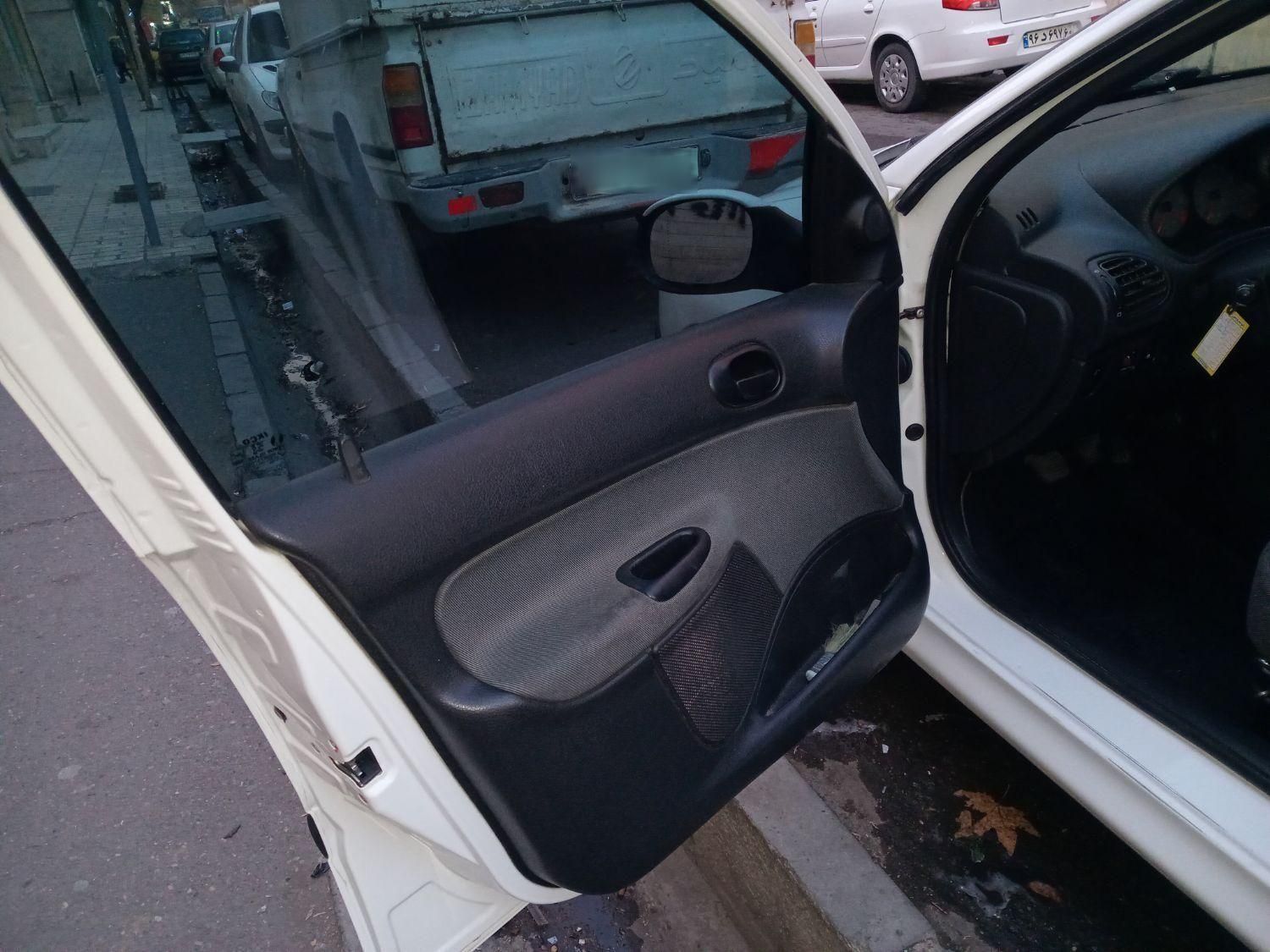 پژو ۲۰۶ صندوق دار v8 - 1395