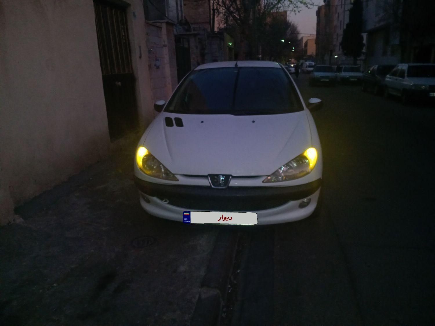 پژو ۲۰۶ صندوق دار v8 - 1395