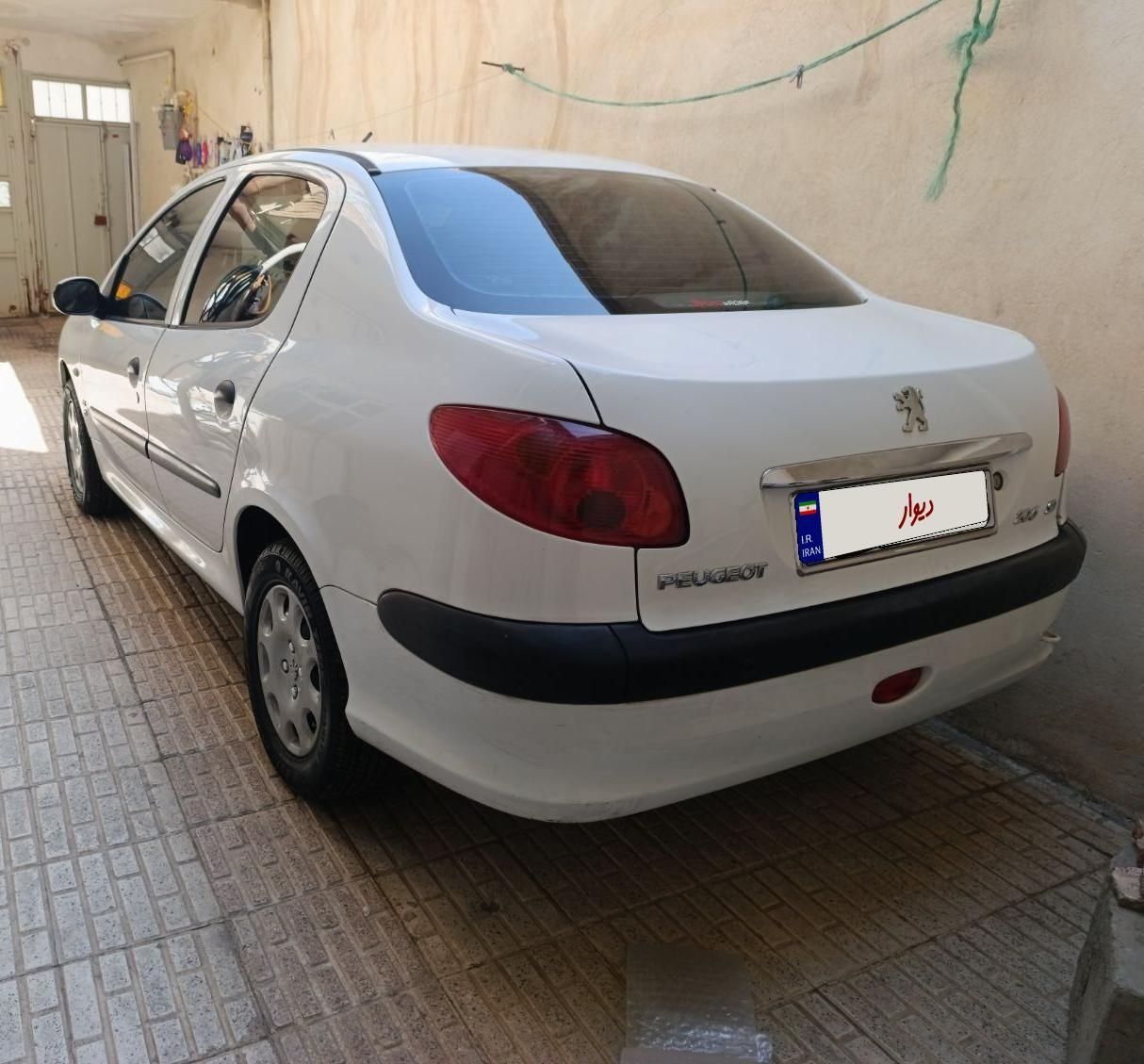 پژو ۲۰۶ صندوق دار v8 - 1394