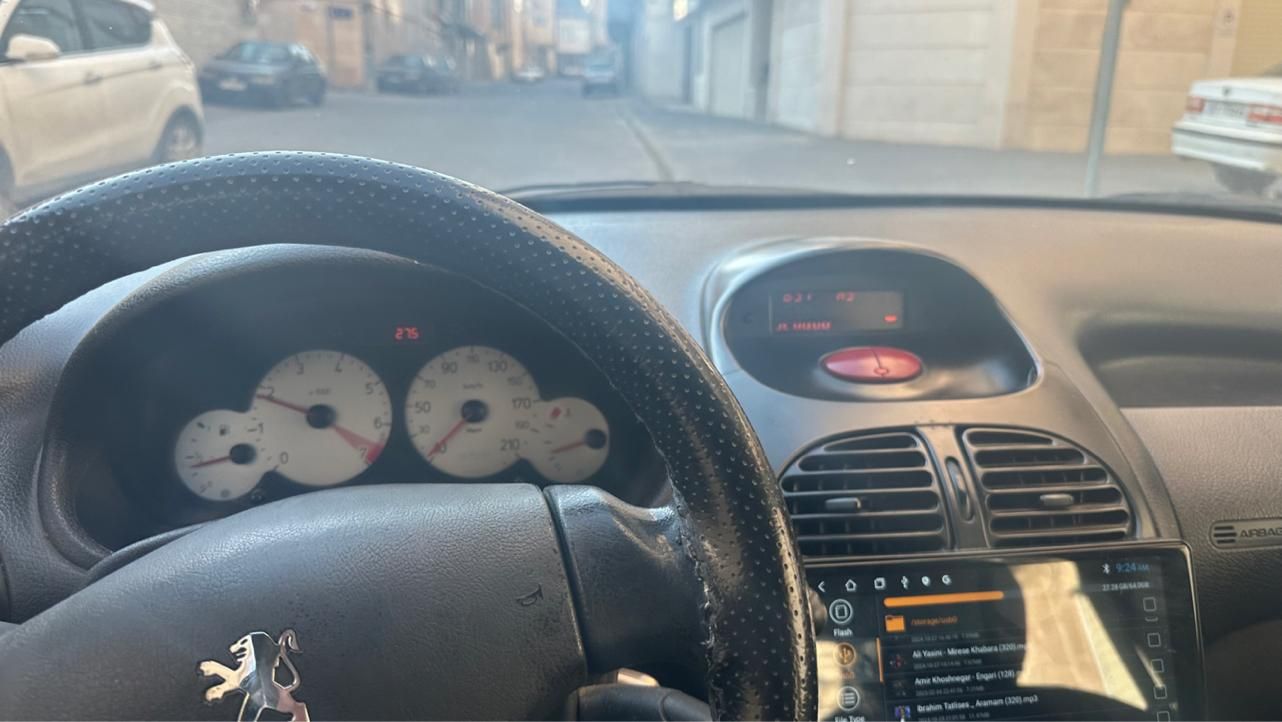 پژو ۲۰۶ صندوق دار v8 - 1392