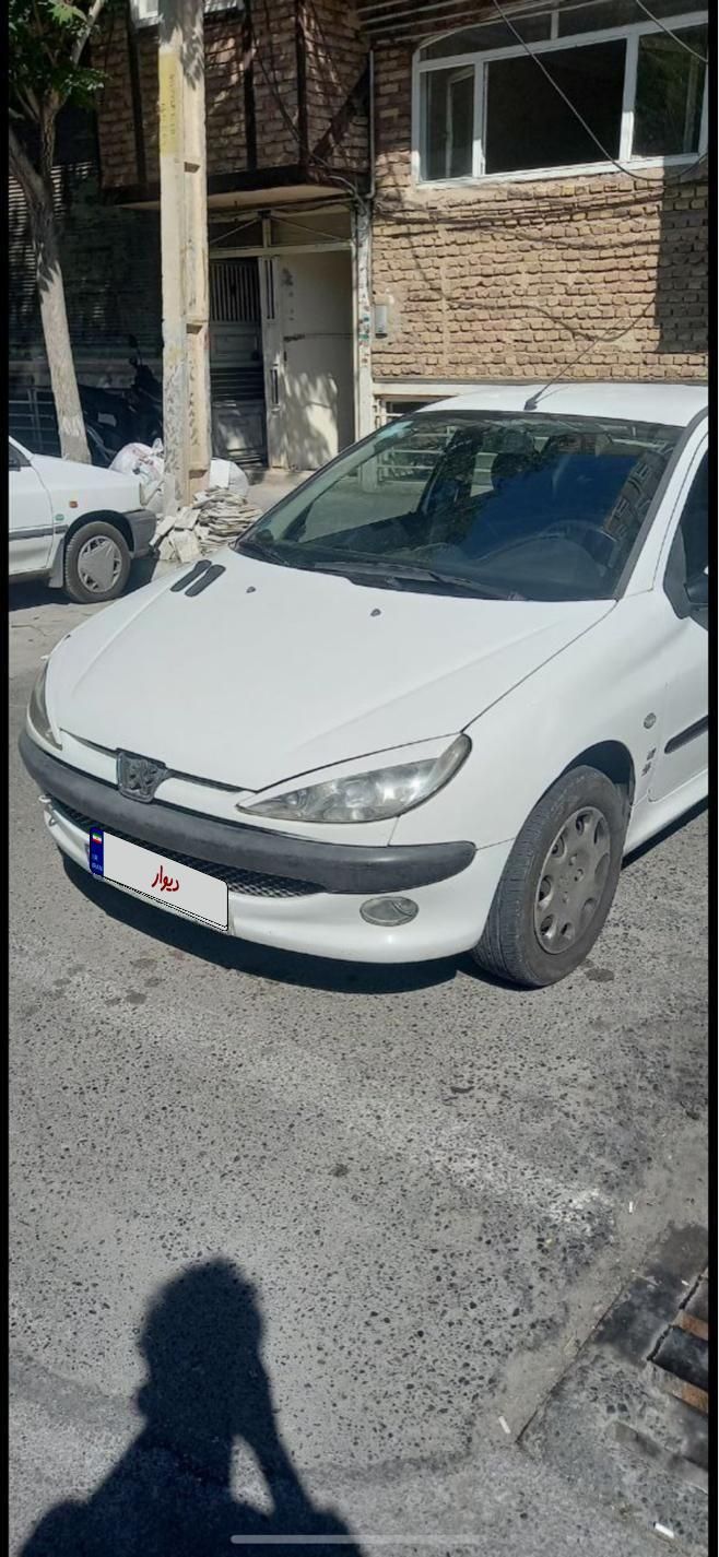 پژو ۲۰۶ صندوق دار v8 - 1392