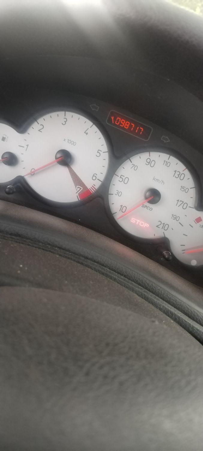 پژو ۲۰۶ صندوق دار v8 - 1397