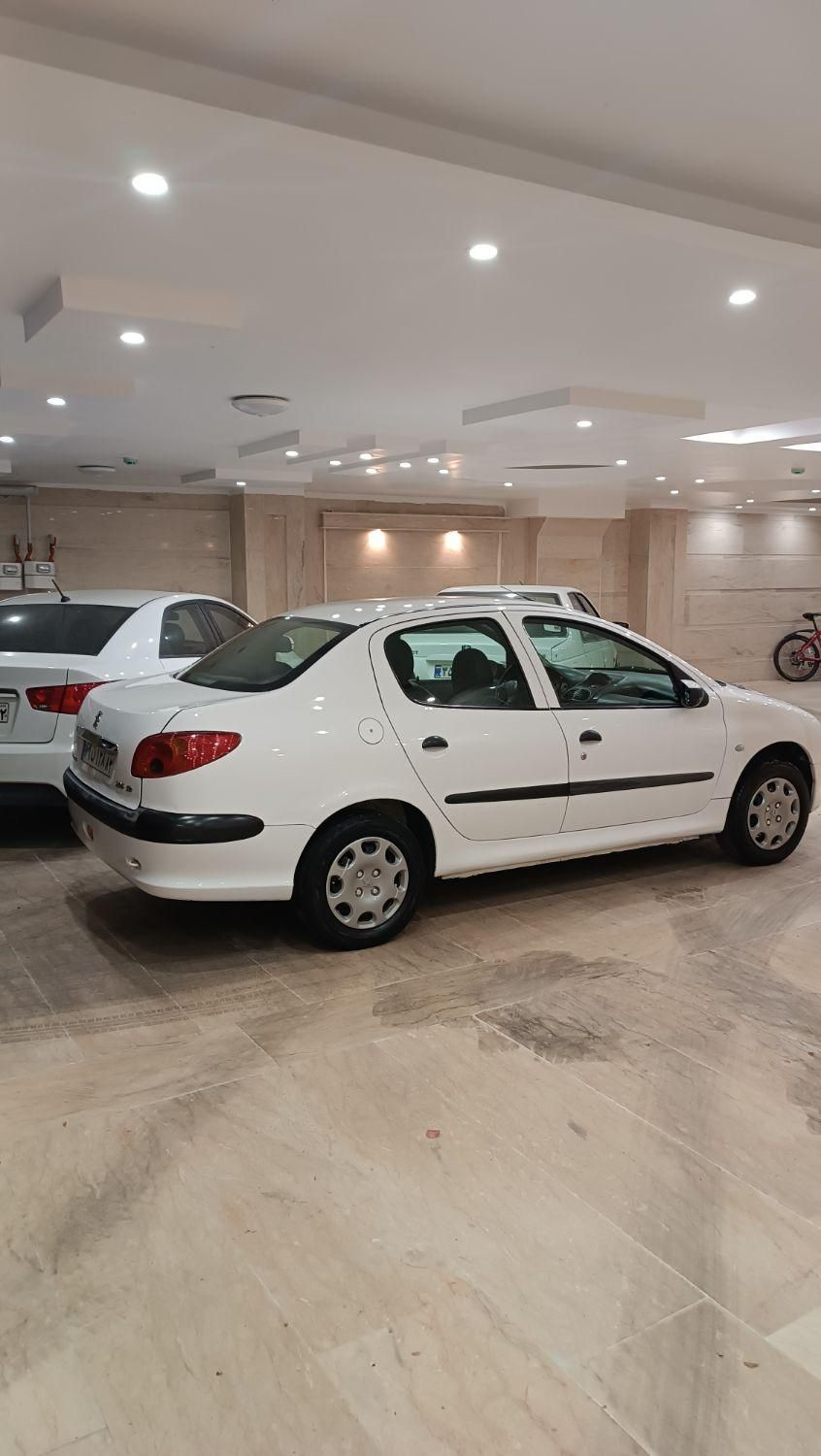 پژو ۲۰۶ صندوق دار v8 - 1390