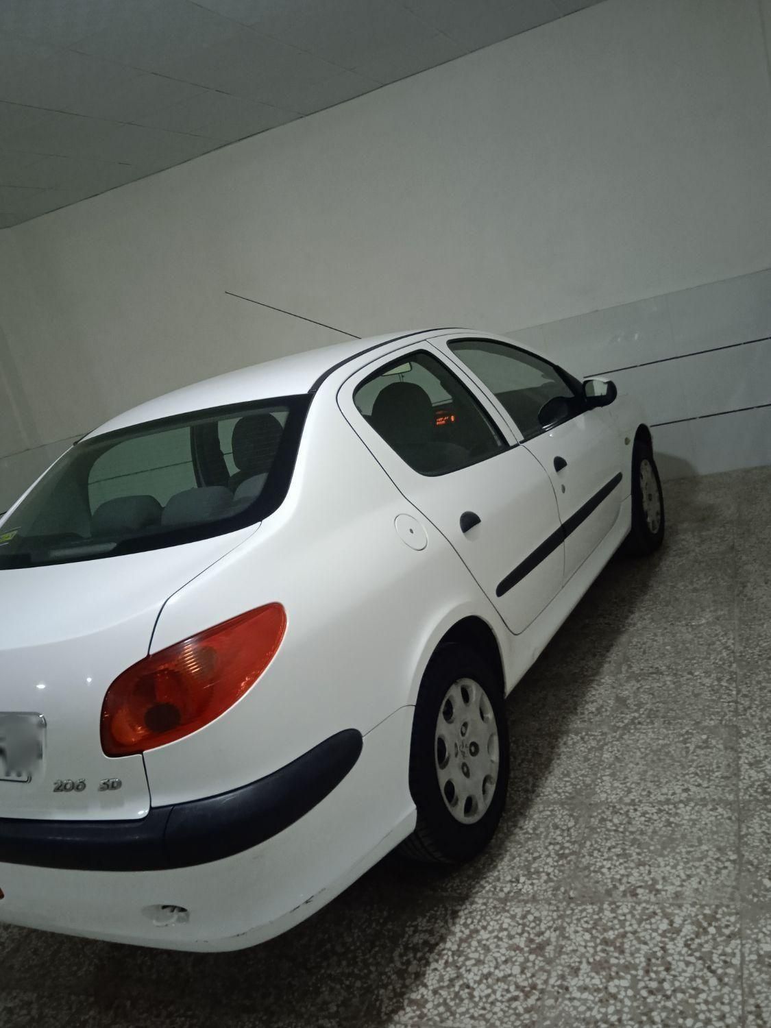 پژو ۲۰۶ صندوق دار v8 - 1392