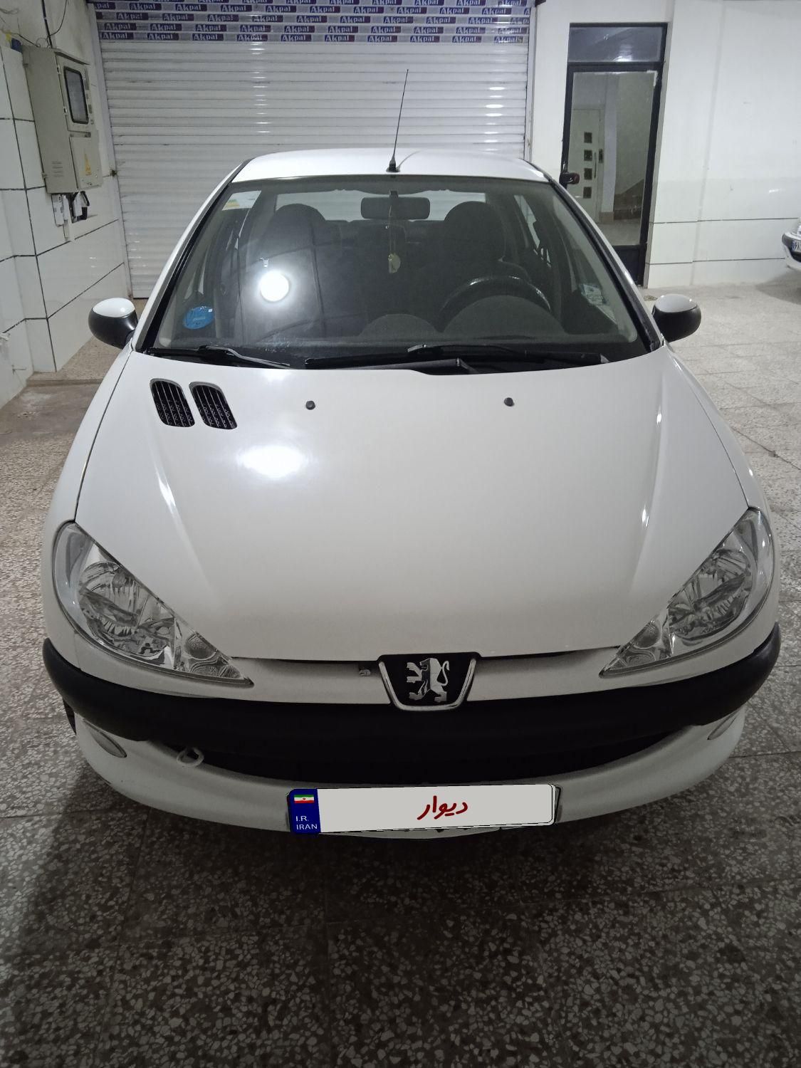 پژو ۲۰۶ صندوق دار v8 - 1392