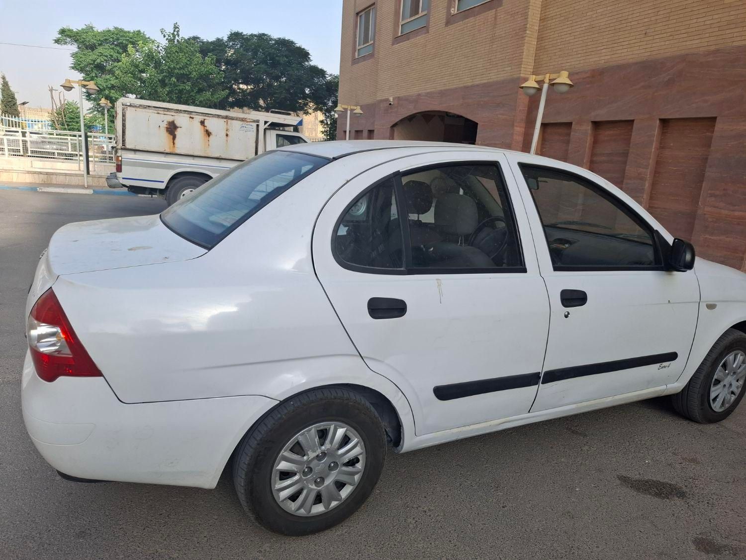 تیبا صندوق دار SX - 1393