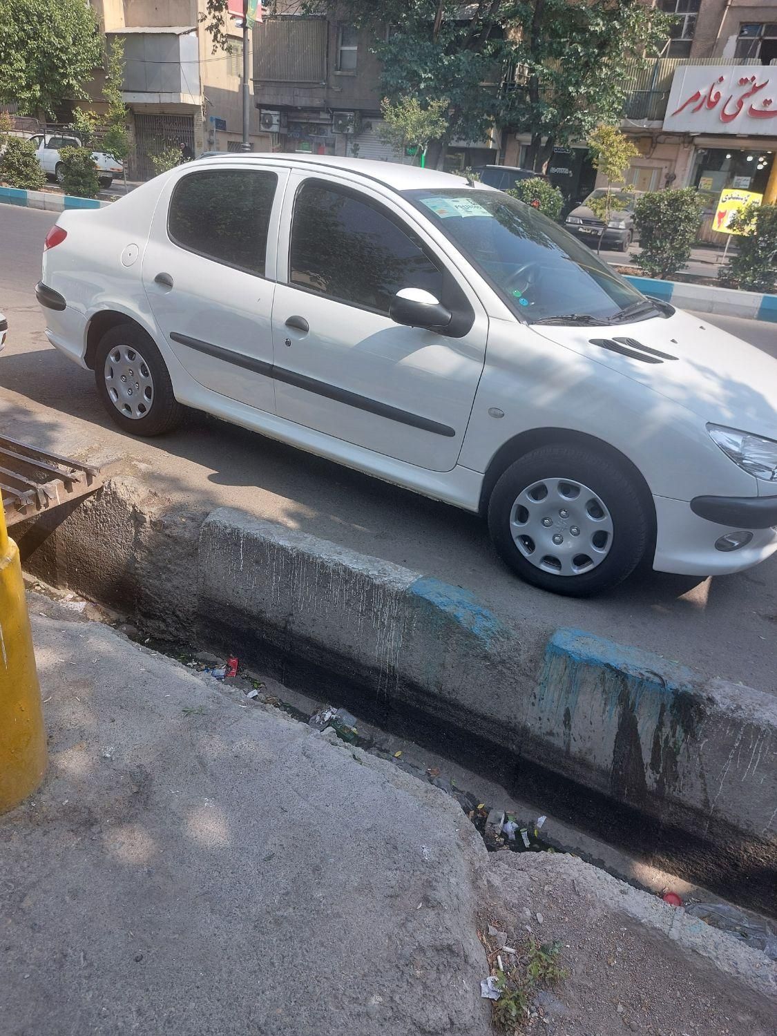 پژو ۲۰۶ صندوق دار v8 - 1398
