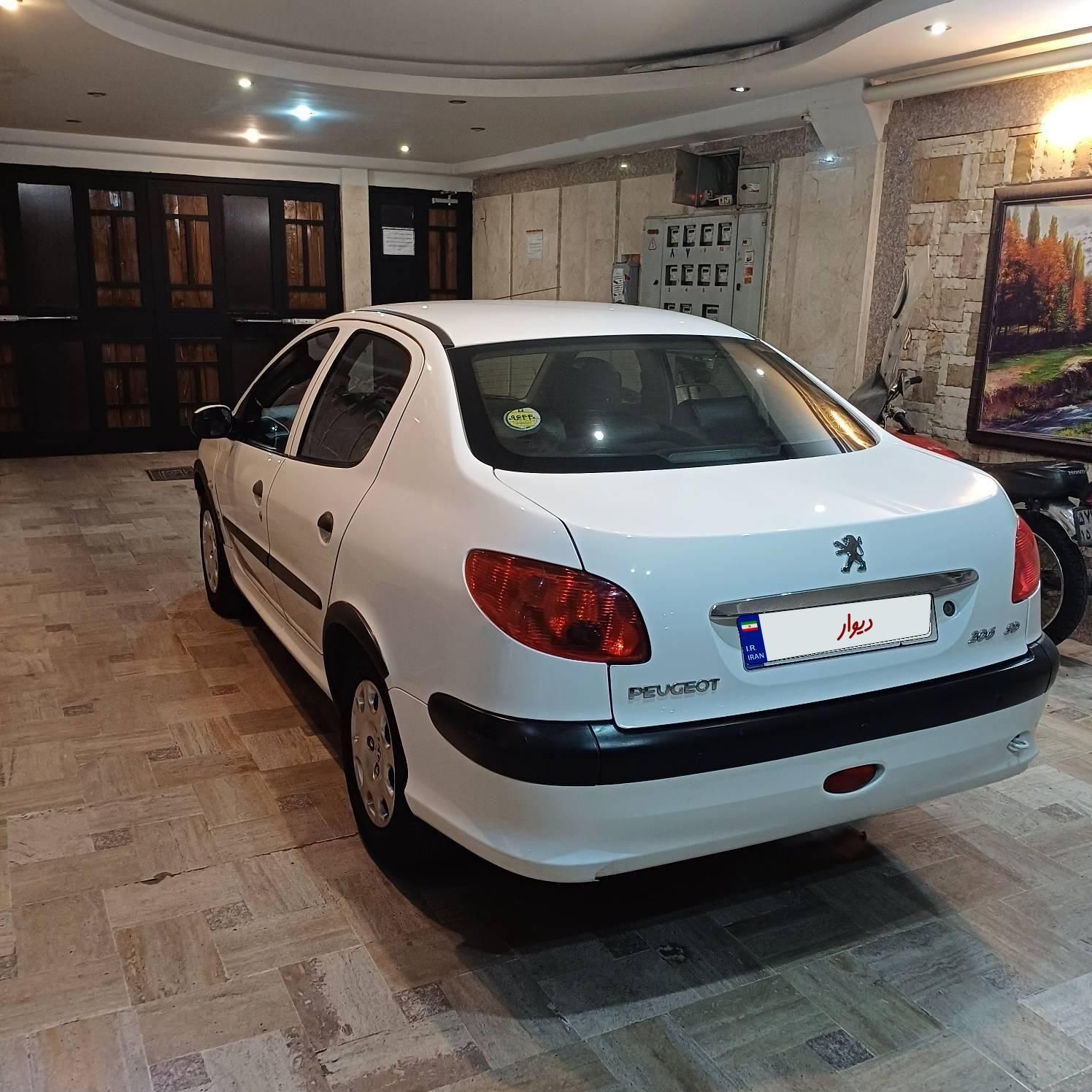پژو ۲۰۶ صندوق دار v8 - 1398