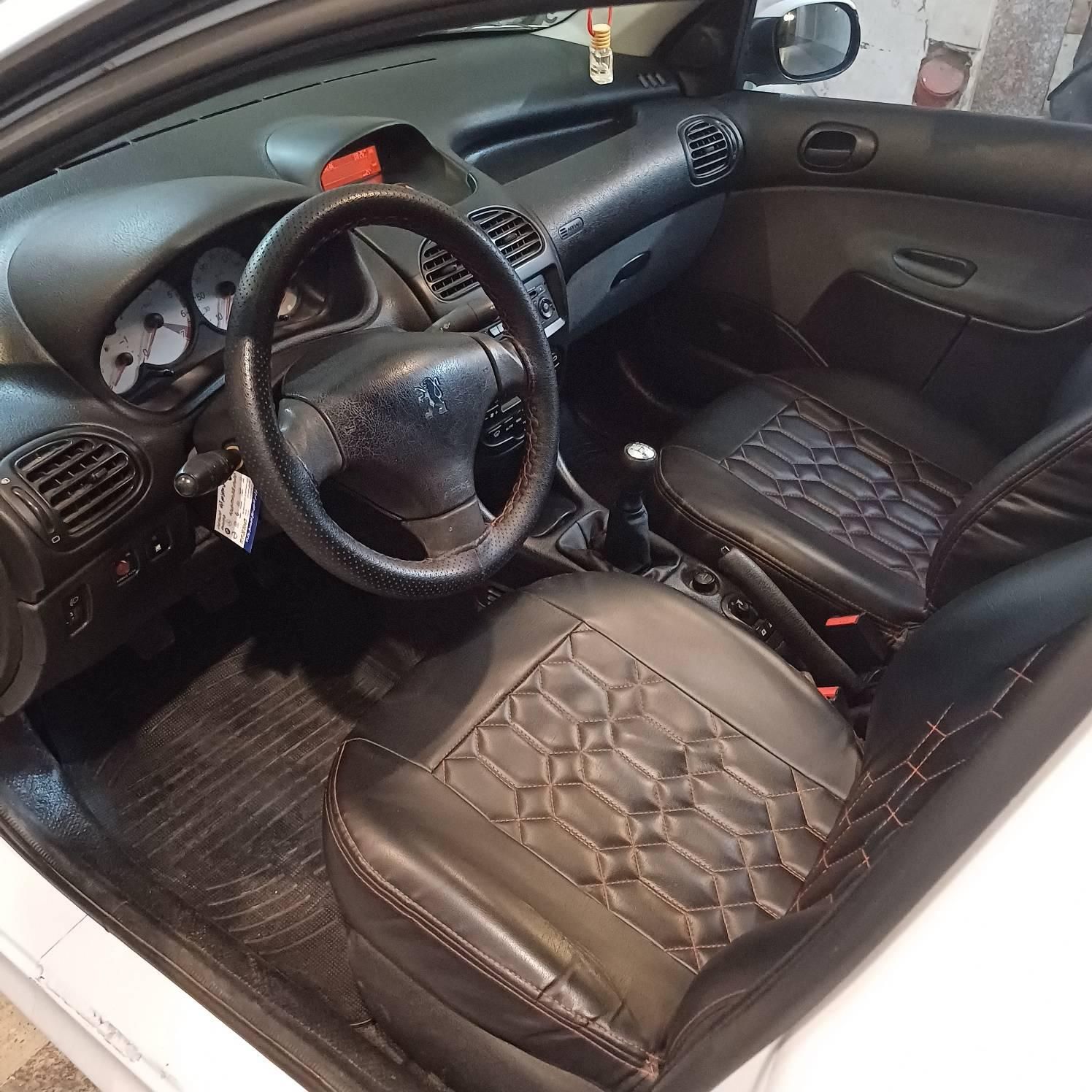 پژو ۲۰۶ صندوق دار v8 - 1398