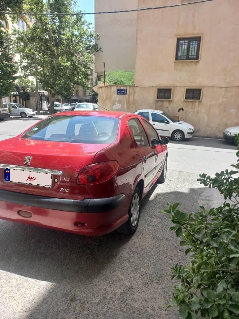 پژو ۲۰۶ صندوق دار v8 - 1392