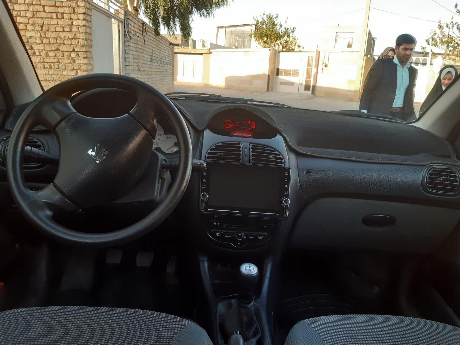 پژو ۲۰۶ صندوق دار v8 - 1395