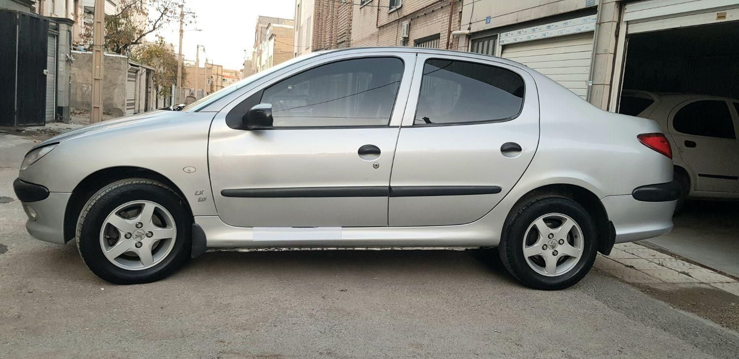 پژو ۲۰۶ صندوق دار v8 - 1385