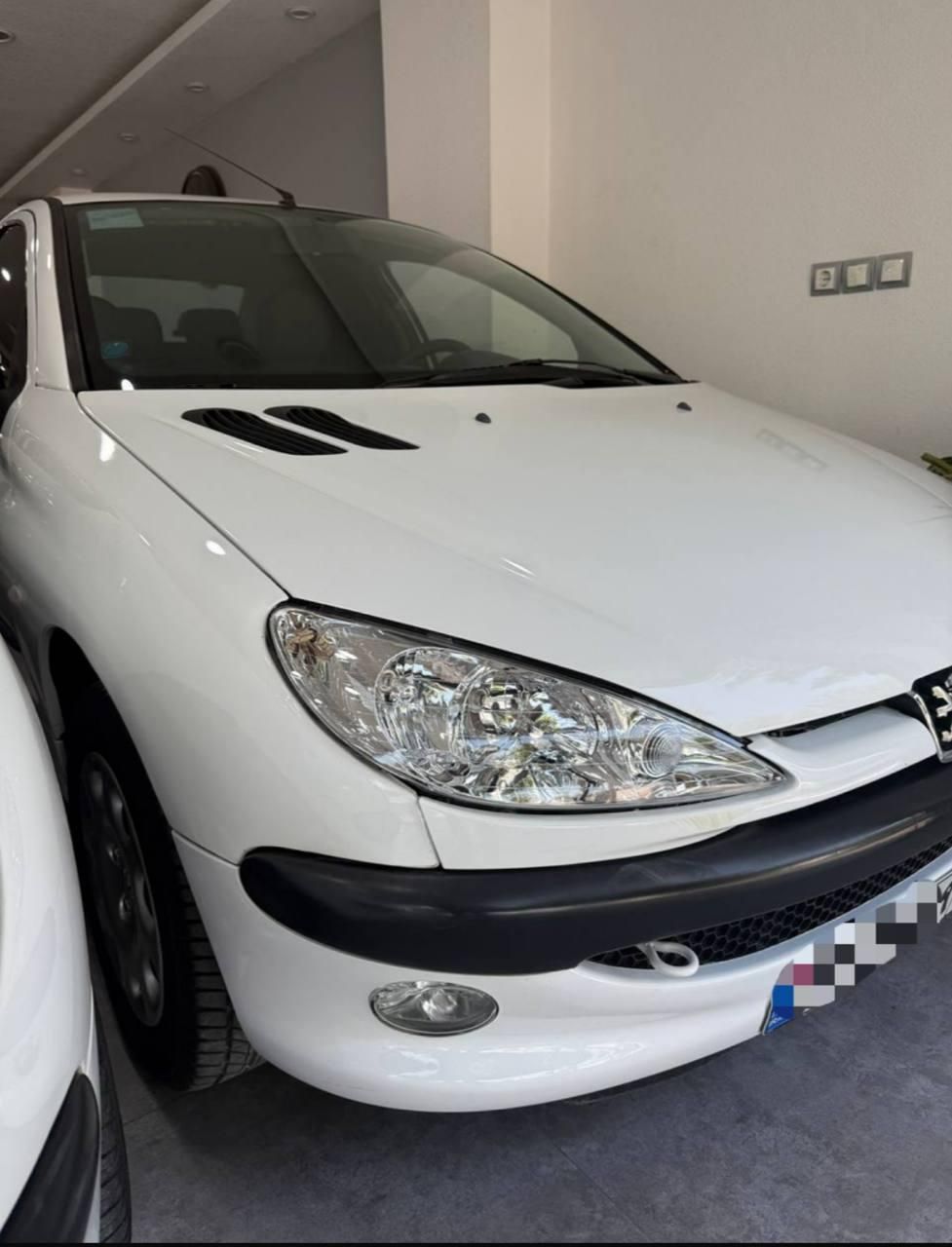 پژو ۲۰۶ صندوق دار v8 - 1396