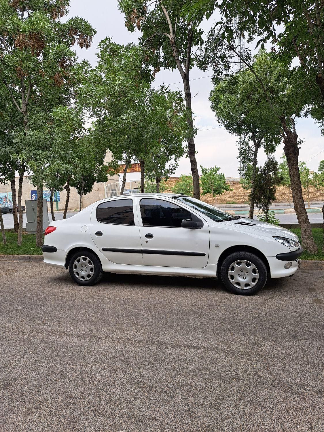 پژو ۲۰۶ صندوق دار v8 - 1389