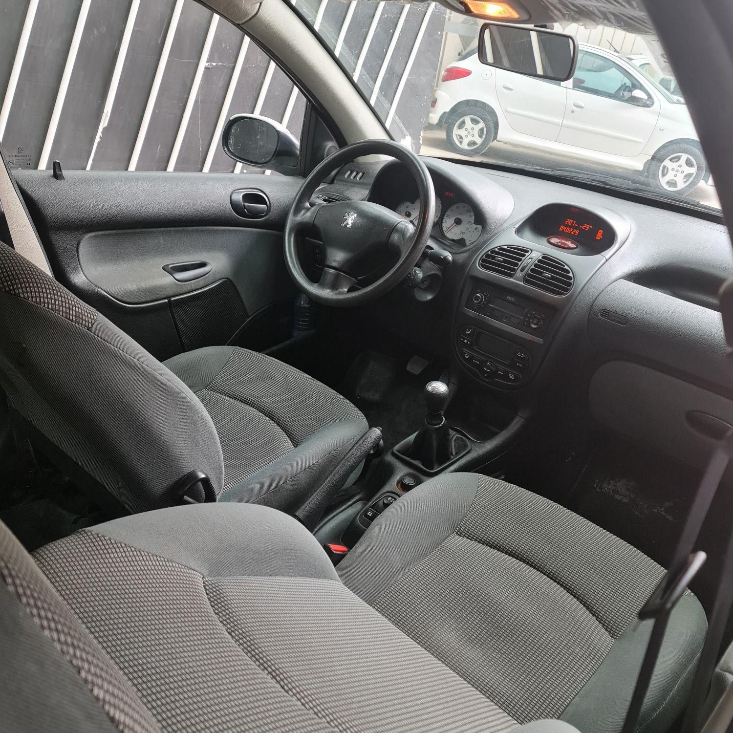 پژو ۲۰۶ صندوق دار v8 - 1399