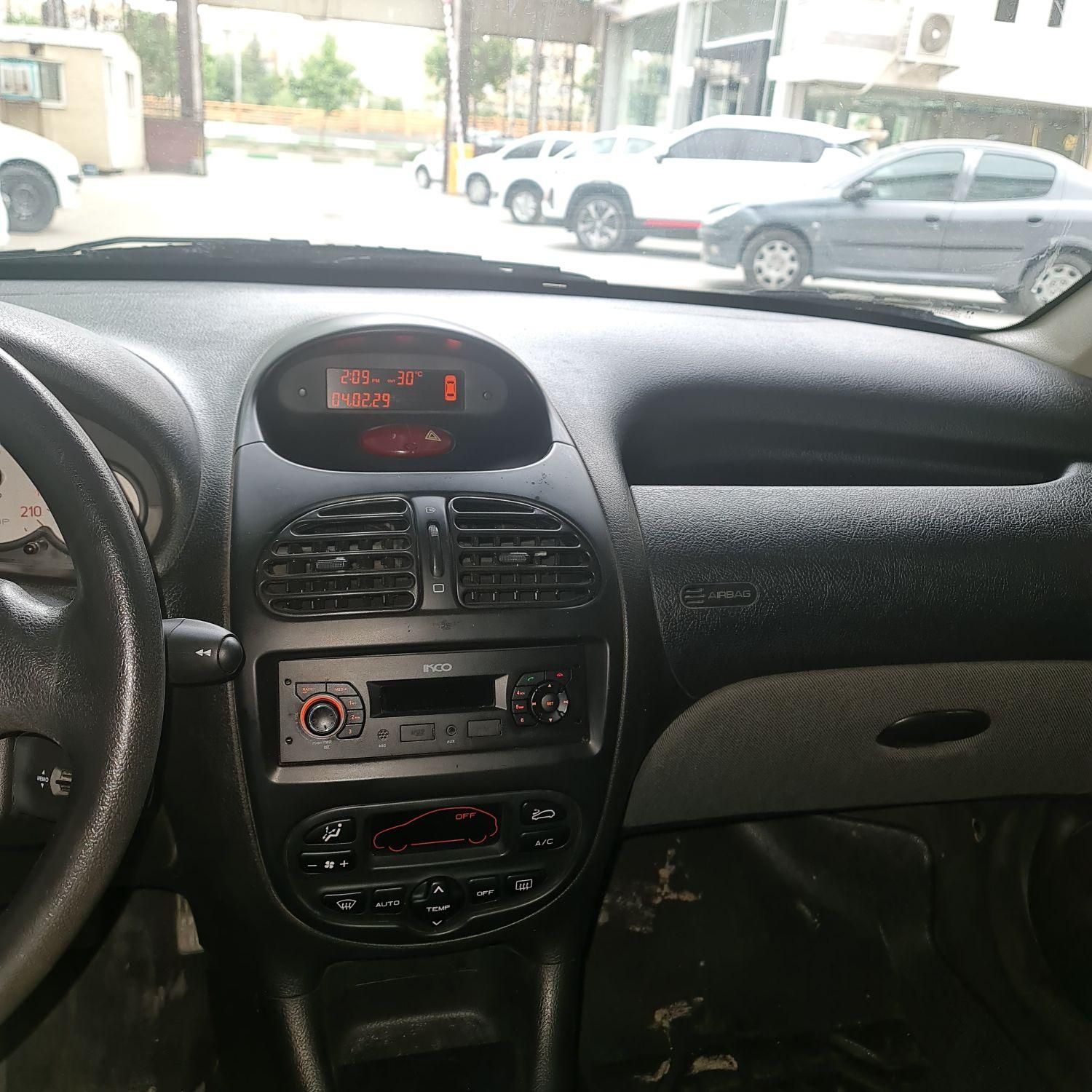 پژو ۲۰۶ صندوق دار v8 - 1399