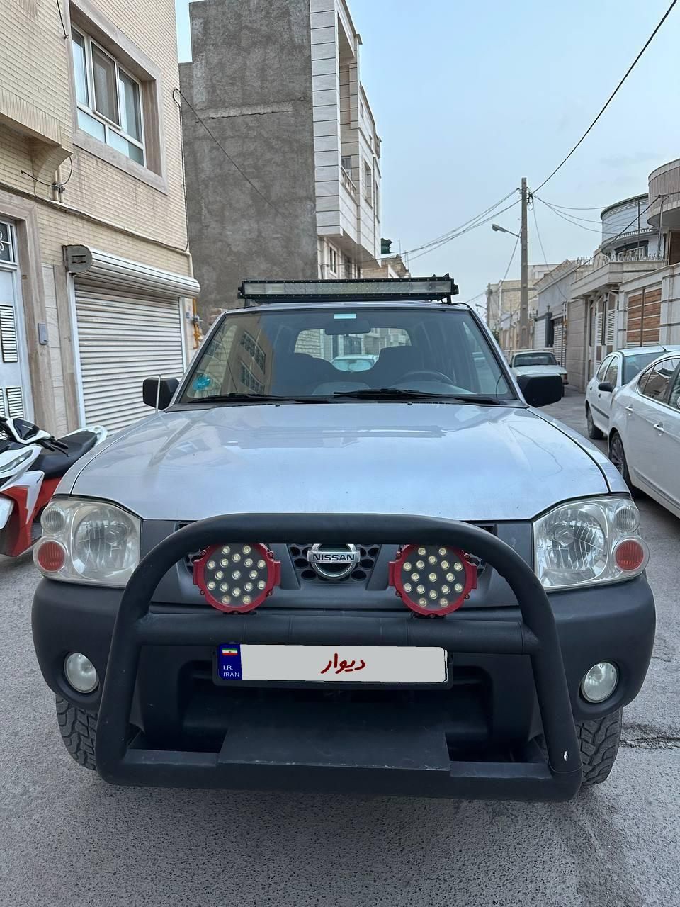 نیسان رونیز دنده‌ای - 1389