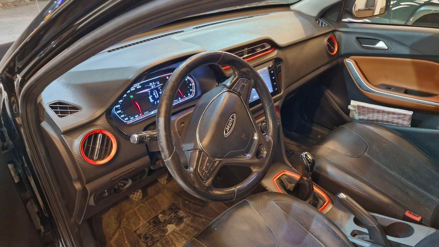 ام وی ام X22 دنده‌ای لاکچری - 1397