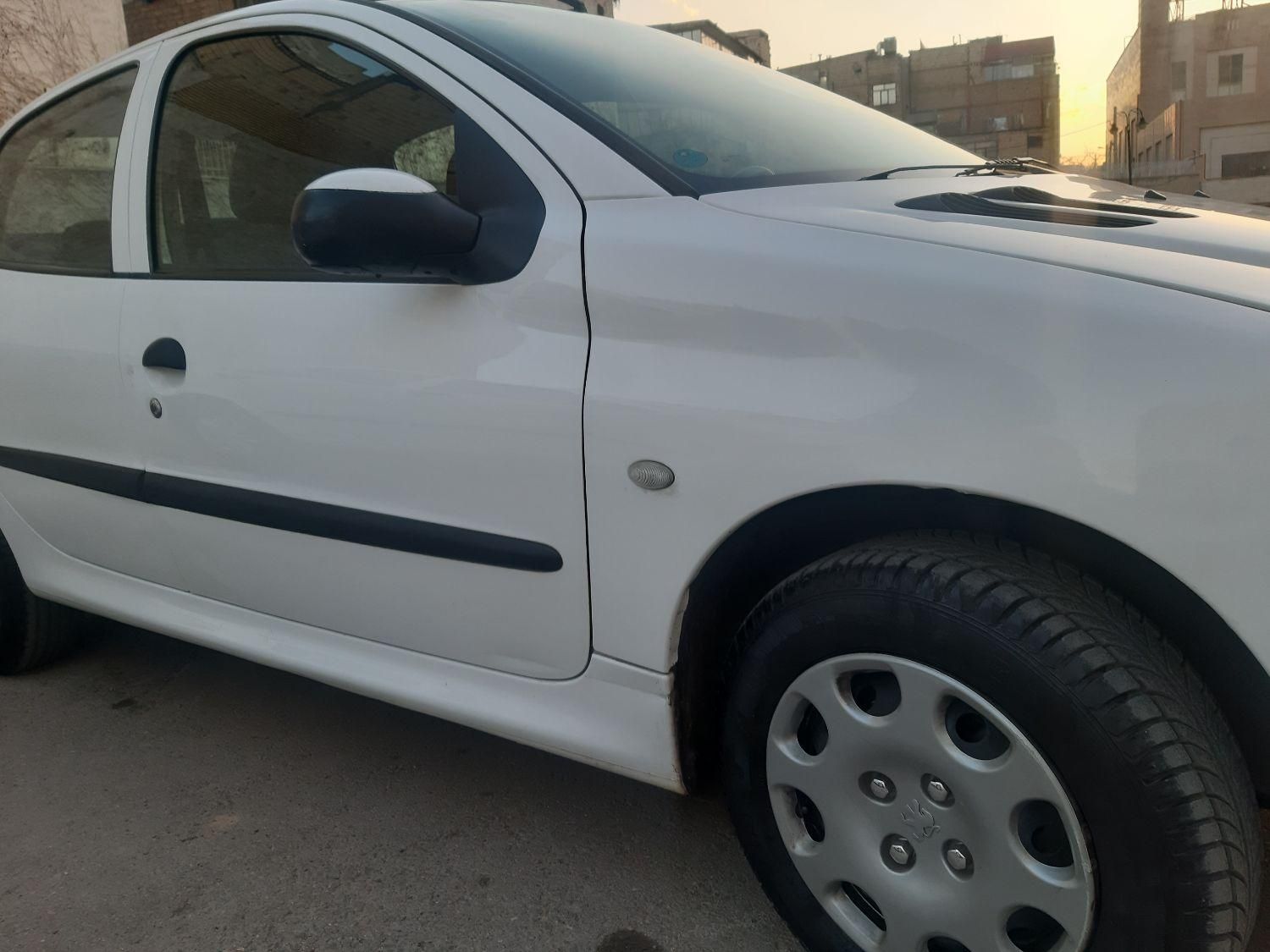 پژو ۲۰۶ صندوق دار v8 - 1399