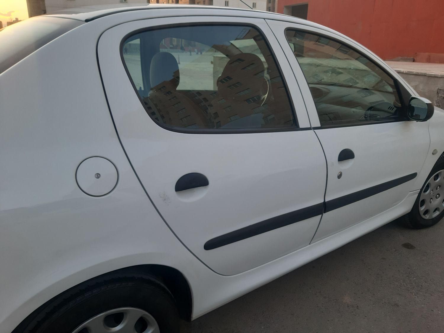پژو ۲۰۶ صندوق دار v8 - 1399