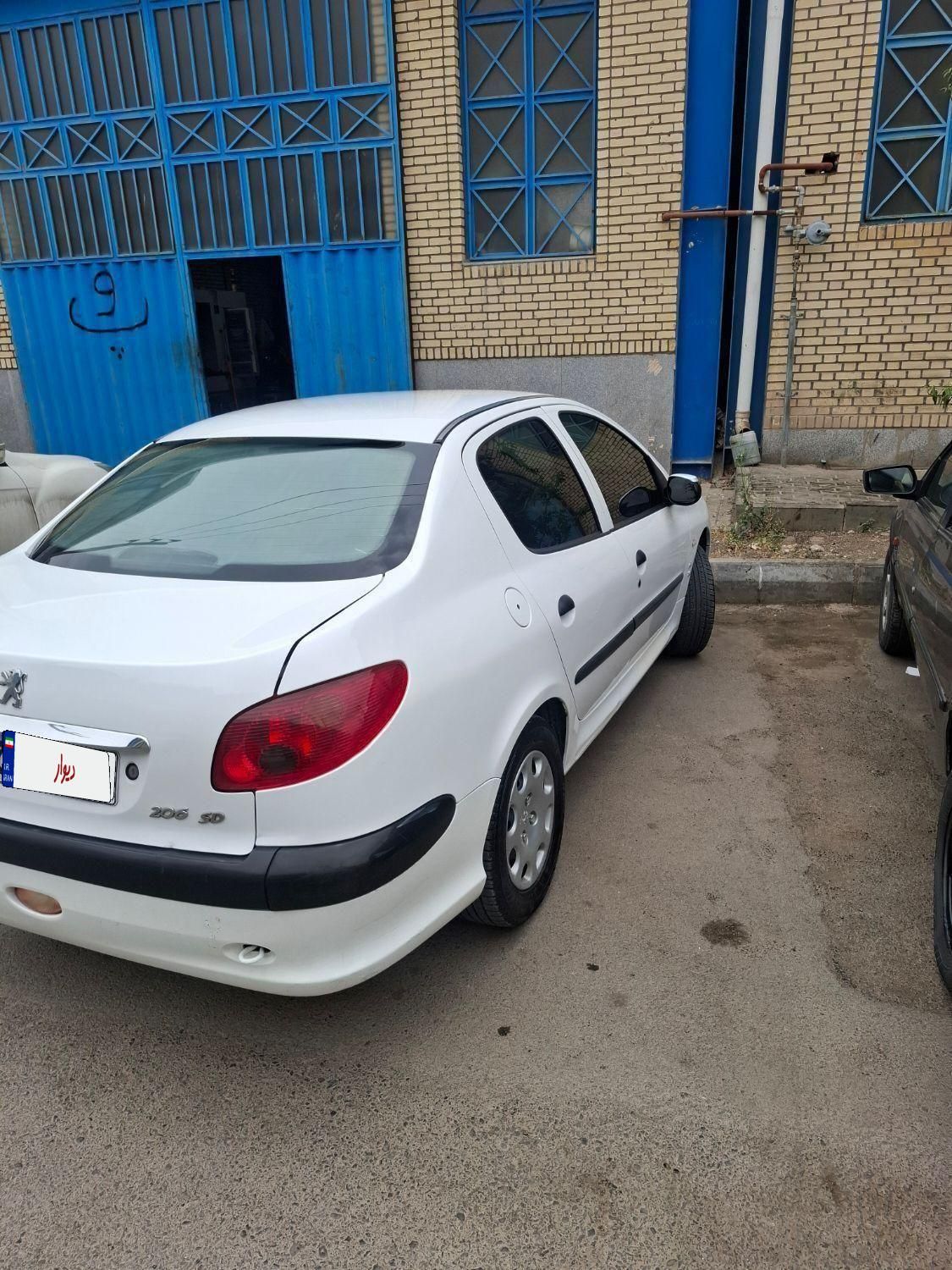 پژو ۲۰۶ صندوق دار v2 - 1390