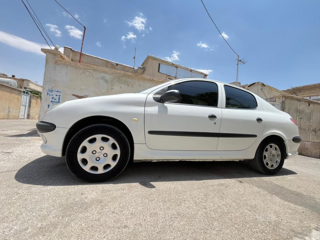پژو ۲۰۶ صندوق دار v8 - 1386