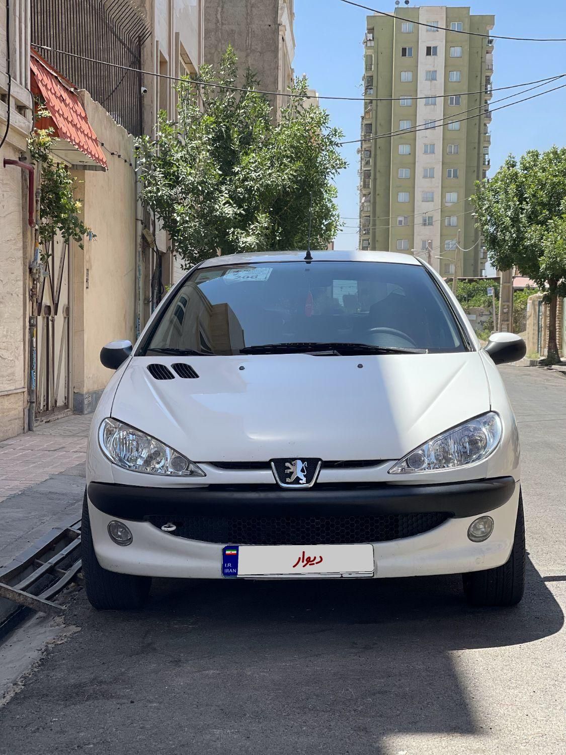 پژو ۲۰۶ صندوق دار v8 - 1393